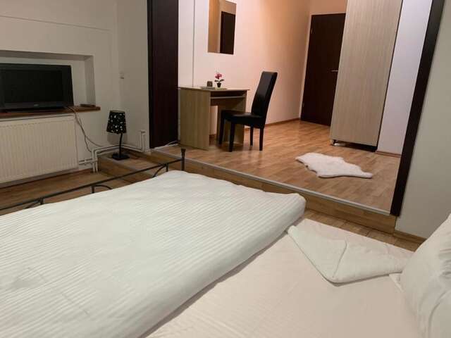 Отель Happy Accomodation Бухарест-15