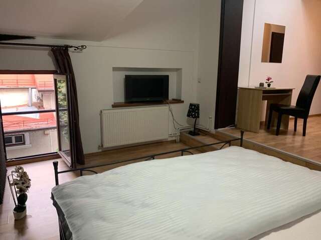 Отель Happy Accomodation Бухарест-16